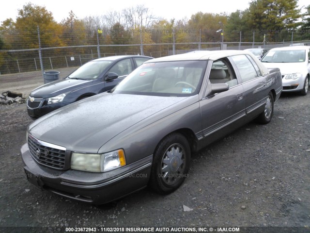 1G6KF549XWU802900 - 1998 CADILLAC DEVILLE CONCOURS GRAY photo 2