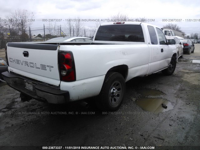 1GCEC19T95E132653 - 2005 CHEVROLET SILVERADO C1500 WHITE photo 4