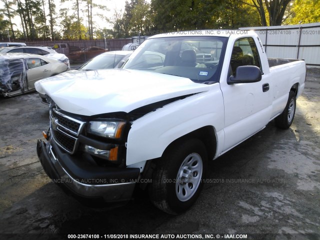 3GCEC14X57G155465 - 2007 CHEVROLET SILVERADO C1500 CLASSIC WHITE photo 2