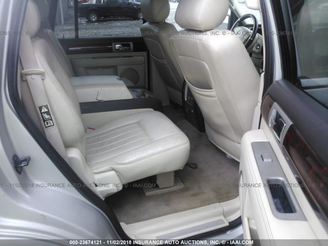 5LMFU27R93LJ22687 - 2003 LINCOLN NAVIGATOR 银色 照片 8