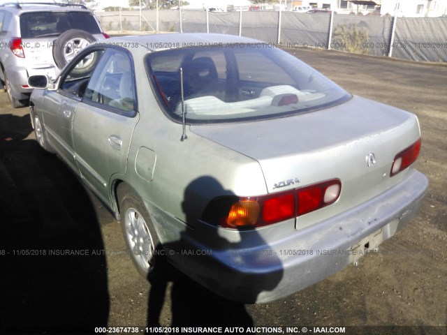 JH4DB7656VS000666 - 1997 ACURA INTEGRA LS SILVER photo 3