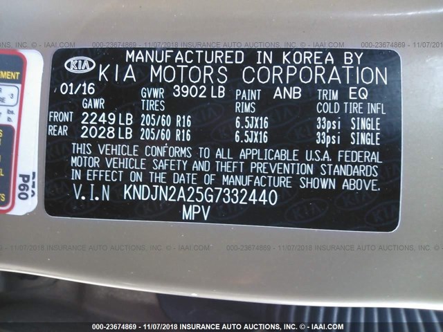 KNDJN2A25G7332440 - 2016 KIA SOUL BROWN photo 9