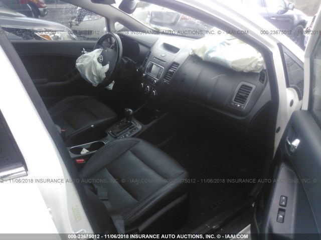 KNAFZ4A85F5264416 - 2015 KIA FORTE EX WHITE photo 5