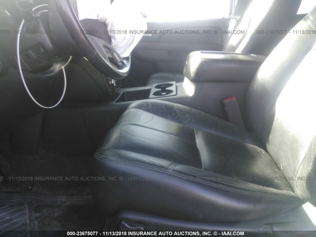 1GNSCJE04DR355518 - 2013 CHEVROLET SUBURBAN C1500 LT WHITE photo 5