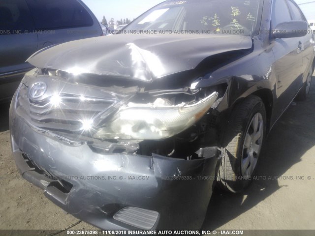 4T1BF3EK6BU210693 - 2011 TOYOTA CAMRY SE/LE/XLE GRAY photo 6