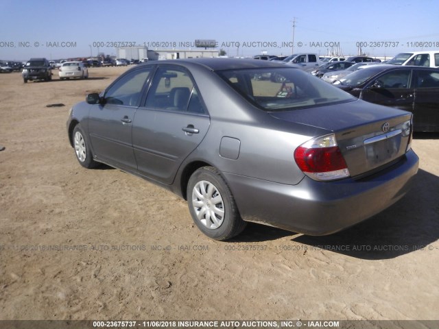 4T1BE32K35U630357 - 2005 TOYOTA CAMRY LE/XLE/SE GRAY photo 3