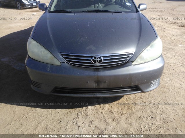 4T1BE32K35U630357 - 2005 TOYOTA CAMRY LE/XLE/SE GRAY photo 6