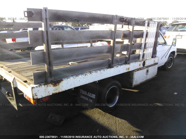 1N6HD12H2LC398568 - 1990 NISSAN D21 LONG BED WHITE photo 4