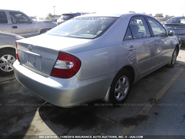 4T1BE32K83U241534 - 2003 TOYOTA CAMRY LE/XLE/SE SILVER photo 4