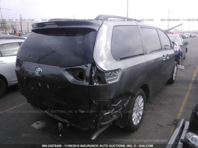 5TDYK3DC6GS752215 - 2016 TOYOTA SIENNA XLE/LIMITED GRAY photo 4