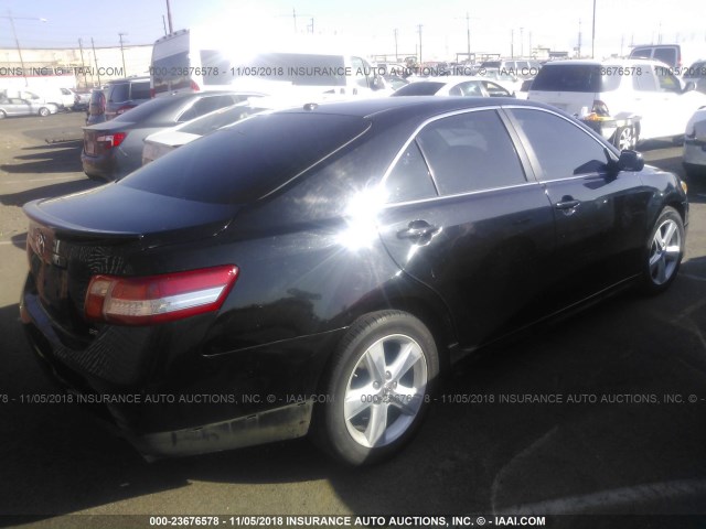 4T1BF3EK4BU773659 - 2011 TOYOTA CAMRY SE/LE/XLE BLACK photo 4