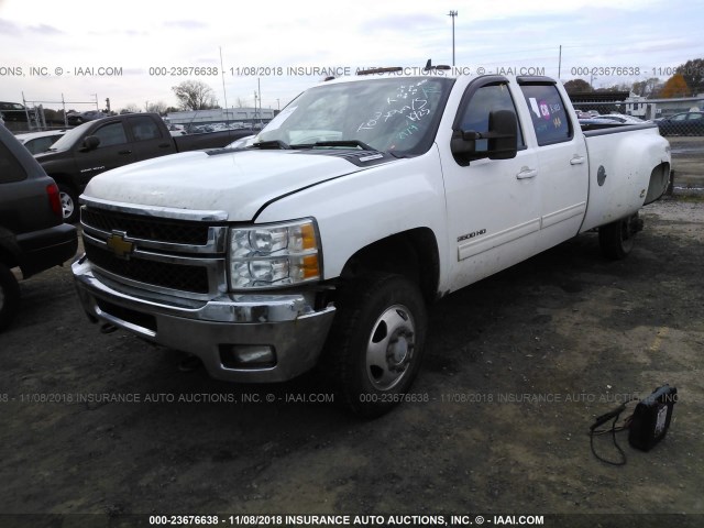 1GC4K1C85CF128979 - 2012 CHEVROLET SILVERADO K3500 LTZ WHITE photo 2