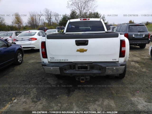 1GC4K1C85CF128979 - 2012 CHEVROLET SILVERADO K3500 LTZ WHITE photo 8