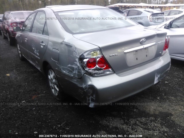 4T1BF30K36U625614 - 2006 TOYOTA CAMRY LE/XLE/SE SILVER photo 3
