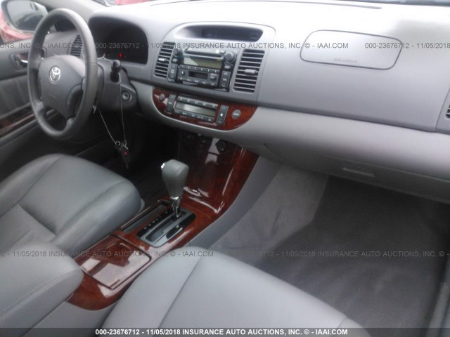 4T1BF30K36U625614 - 2006 TOYOTA CAMRY LE/XLE/SE SILVER photo 5