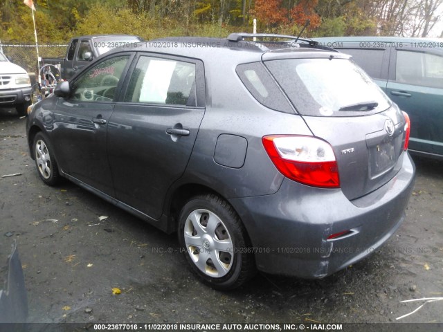2T1KU40E79C181777 - 2009 TOYOTA COROLLA MATRIX  GRAY photo 3