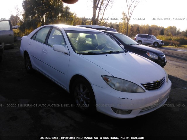 4T1BF30K66U630712 - 2006 TOYOTA CAMRY LE/XLE/SE WHITE photo 1