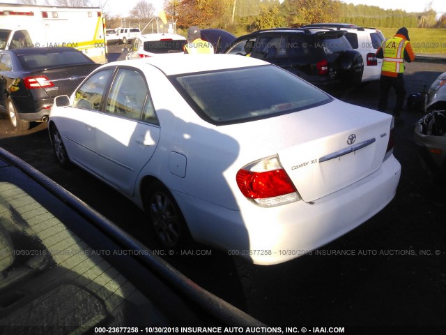 4T1BF30K66U630712 - 2006 TOYOTA CAMRY LE/XLE/SE WHITE photo 3