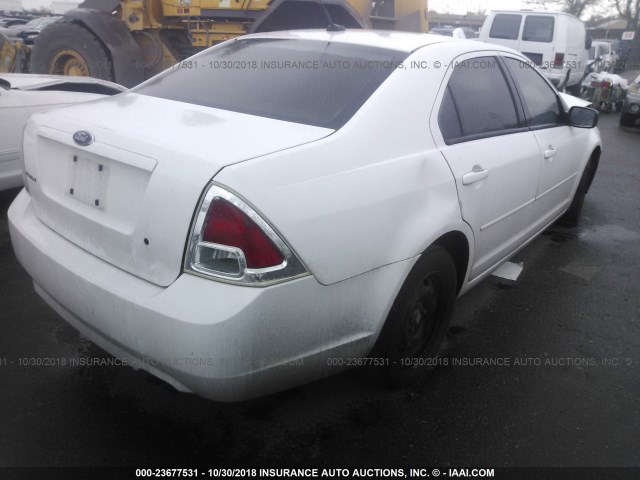 3FAHP06Z17R261898 - 2007 FORD FUSION S WHITE photo 4