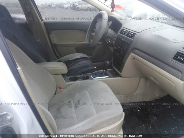 3FAHP06Z17R261898 - 2007 FORD FUSION S WHITE photo 5