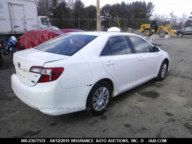 4T1BD1FK2EU124410 - 2014 TOYOTA CAMRY HYBRID/LE/XLE WHITE photo 4