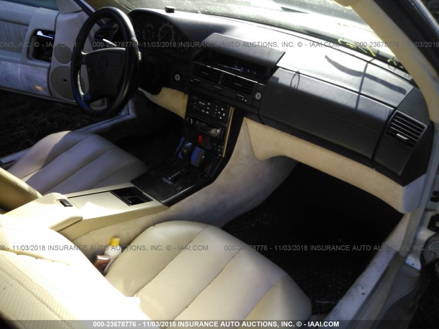 WDBFA67E6SF113624 - 1995 MERCEDES-BENZ SL 500 BEIGE photo 5