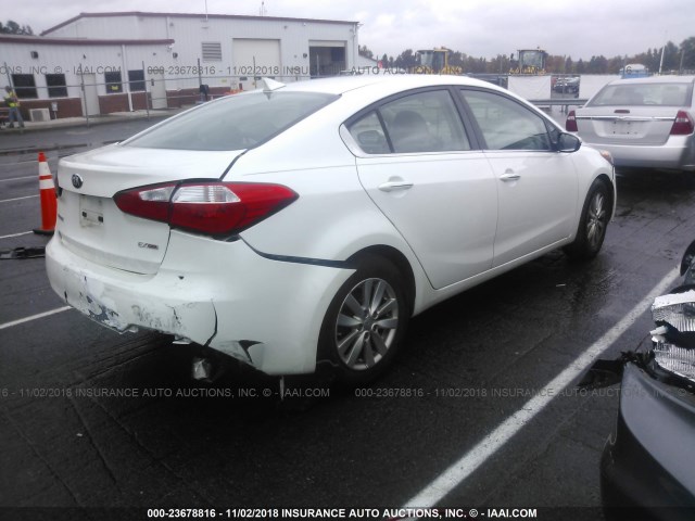 KNAFX4A85E5051521 - 2014 KIA FORTE EX WHITE photo 4