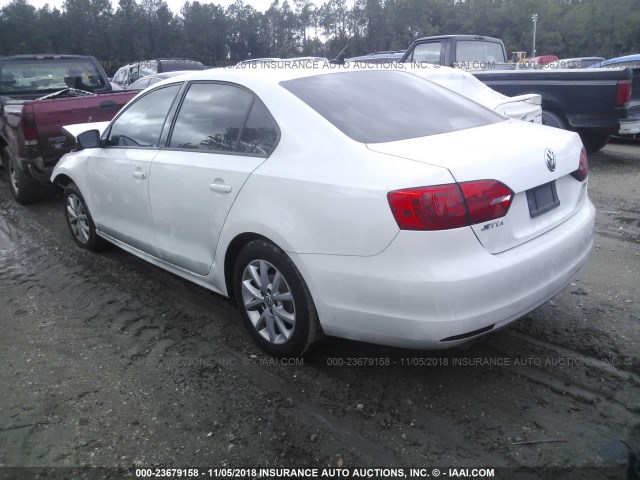 3VWDZ7AJ6BM046517 - 2011 VOLKSWAGEN JETTA SE WHITE photo 3