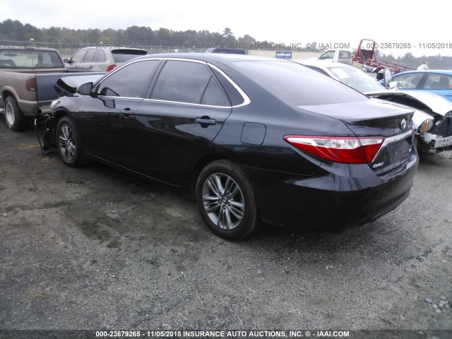 4T1BF1FK7GU262358 - 2016 TOYOTA CAMRY LE/XLE/SE/XSE BLACK photo 3