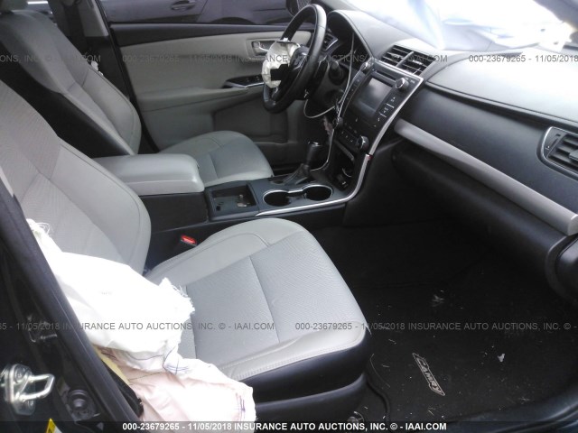 4T1BF1FK7GU262358 - 2016 TOYOTA CAMRY LE/XLE/SE/XSE BLACK photo 5