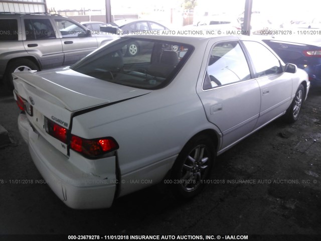 JT2BF28K0Y0253039 - 2000 TOYOTA CAMRY LE/XLE 白色 照片 4