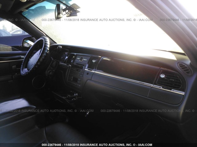 2LNBL8EV8BX756677 - 2011 LINCOLN TOWN CAR EXECUTIVE L BLACK photo 5