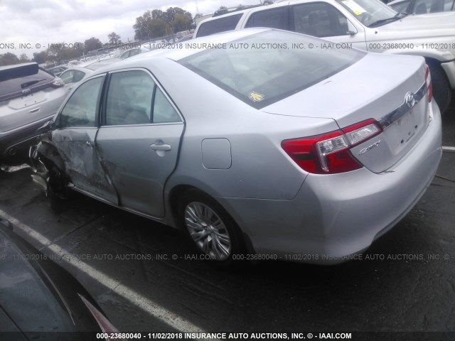 4T1BF1FK2CU059629 - 2012 TOYOTA CAMRY SE/LE/XLE SILVER photo 3