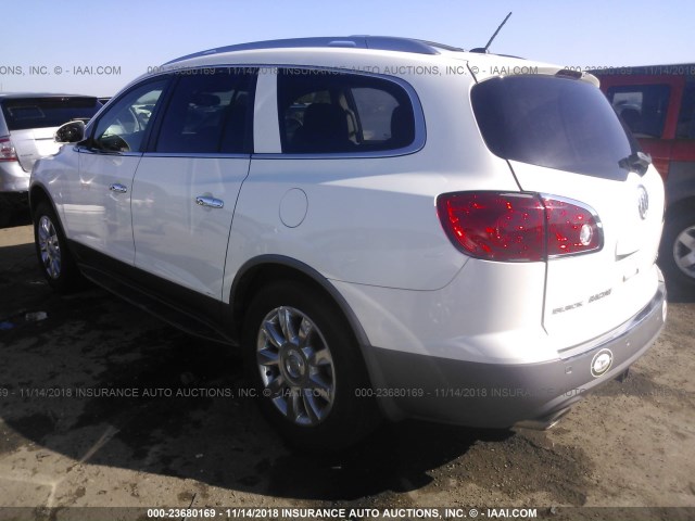 5GAKRCED1BJ393825 - 2011 BUICK ENCLAVE CXL WHITE photo 3