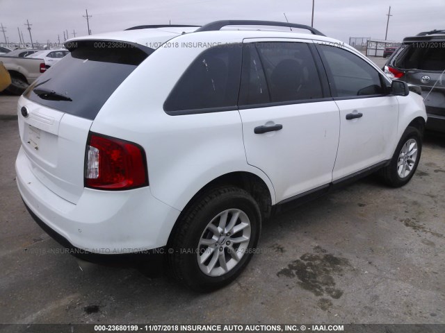 2FMDK3GC7EBA85885 - 2014 FORD EDGE SE WHITE photo 4