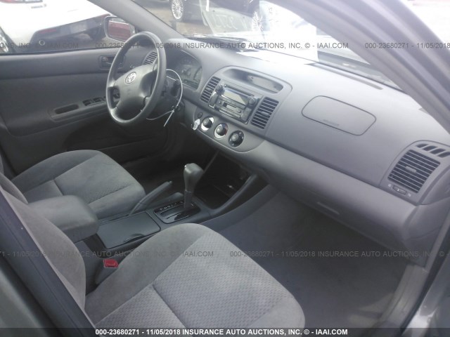 4T1BE32K64U911339 - 2004 TOYOTA CAMRY LE/XLE/SE GRAY photo 5