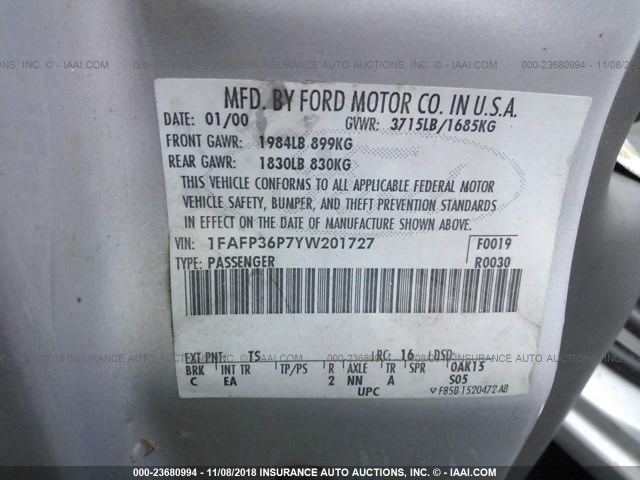 1FAFP36P7YW201727 - 2000 FORD FOCUS SE/SE COMFORT SILVER photo 9