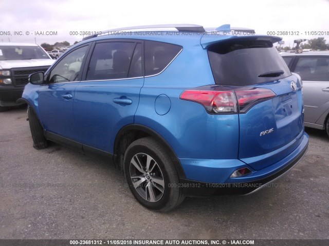 JTMWFREV9JJ728610 - 2018 TOYOTA RAV4 ADVENTURE/XLE BLUE photo 3