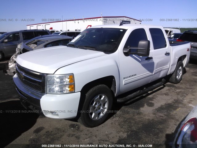 3GCPKSE39BG278191 - 2011 CHEVROLET SILVERADO K1500 LT WHITE photo 2