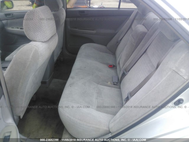 4T1BE32K52U076685 - 2002 TOYOTA CAMRY LE/XLE/SE SILVER photo 8
