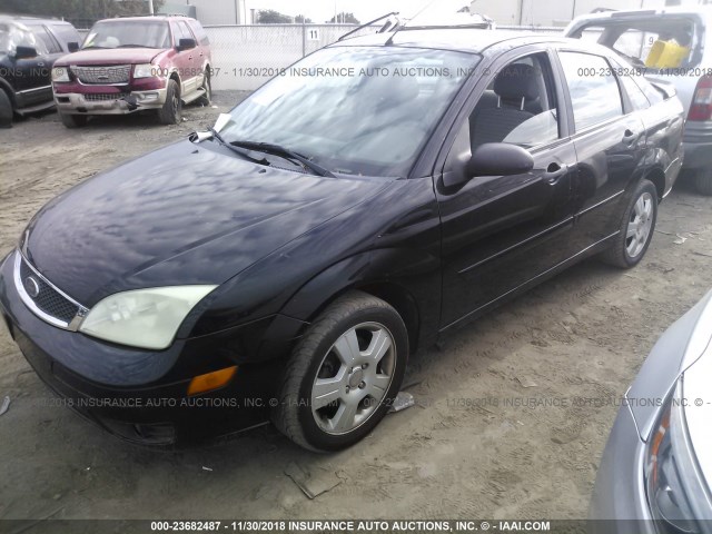 1FAHP34N47W118832 - 2007 FORD FOCUS ZX4/S/SE/SES 黑色 照片 2