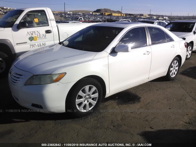 4T1BK46K77U515322 - 2007 TOYOTA CAMRY NEW GENERAT LE/XLE/SE WHITE photo 2