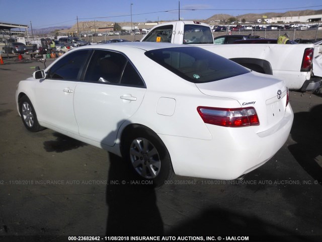 4T1BK46K77U515322 - 2007 TOYOTA CAMRY NEW GENERAT LE/XLE/SE WHITE photo 3