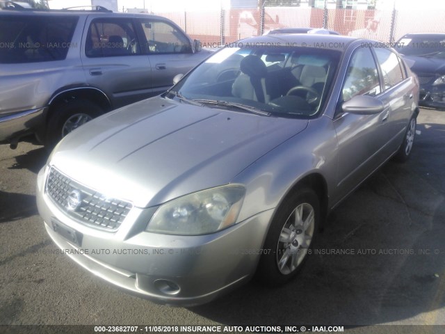 1N4AL11E85C306306 - 2005 NISSAN ALTIMA S/SL GRAY photo 2