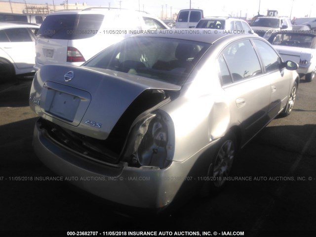 1N4AL11E85C306306 - 2005 NISSAN ALTIMA S/SL GRAY photo 4