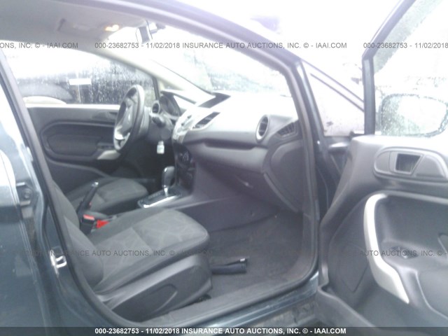 3FADP4FJ2BM173500 - 2011 FORD FIESTA SES GRAY photo 5