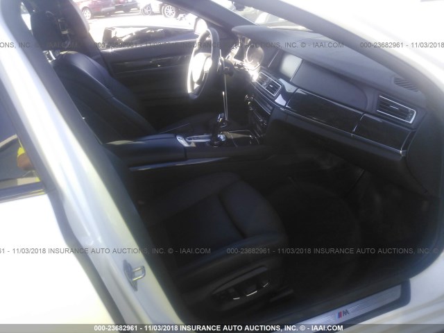 WBAYA8C58ED499861 - 2014 BMW 750 I WHITE photo 5