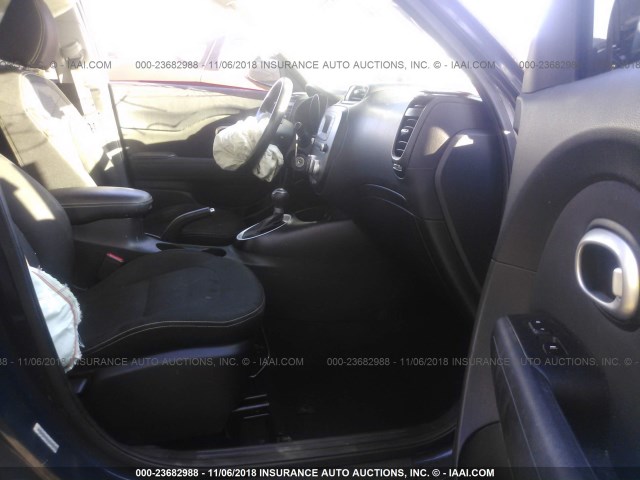 KNDJP3A5XE7012618 - 2014 KIA SOUL + GRAY photo 5