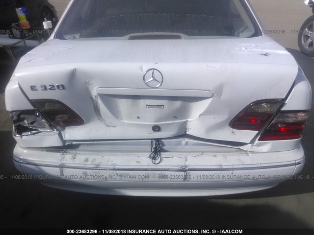 WDBJF65J51B206992 - 2001 MERCEDES-BENZ E 320 WHITE photo 6