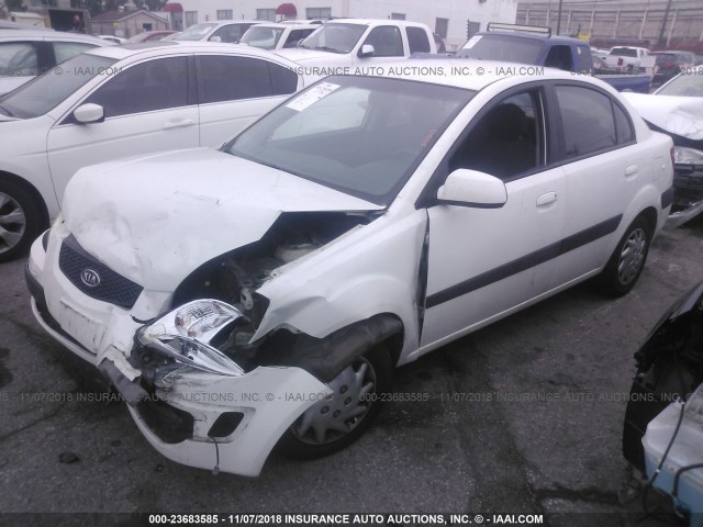 KNADE223396521789 - 2009 KIA RIO LX/SX WHITE photo 2